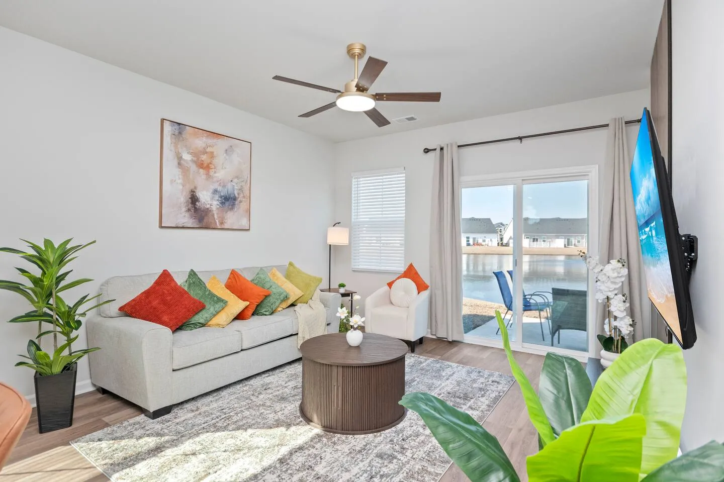 Luxury 3BR/3BA New Build Home - Pool/Beach/Parking — photo 1 of 8
