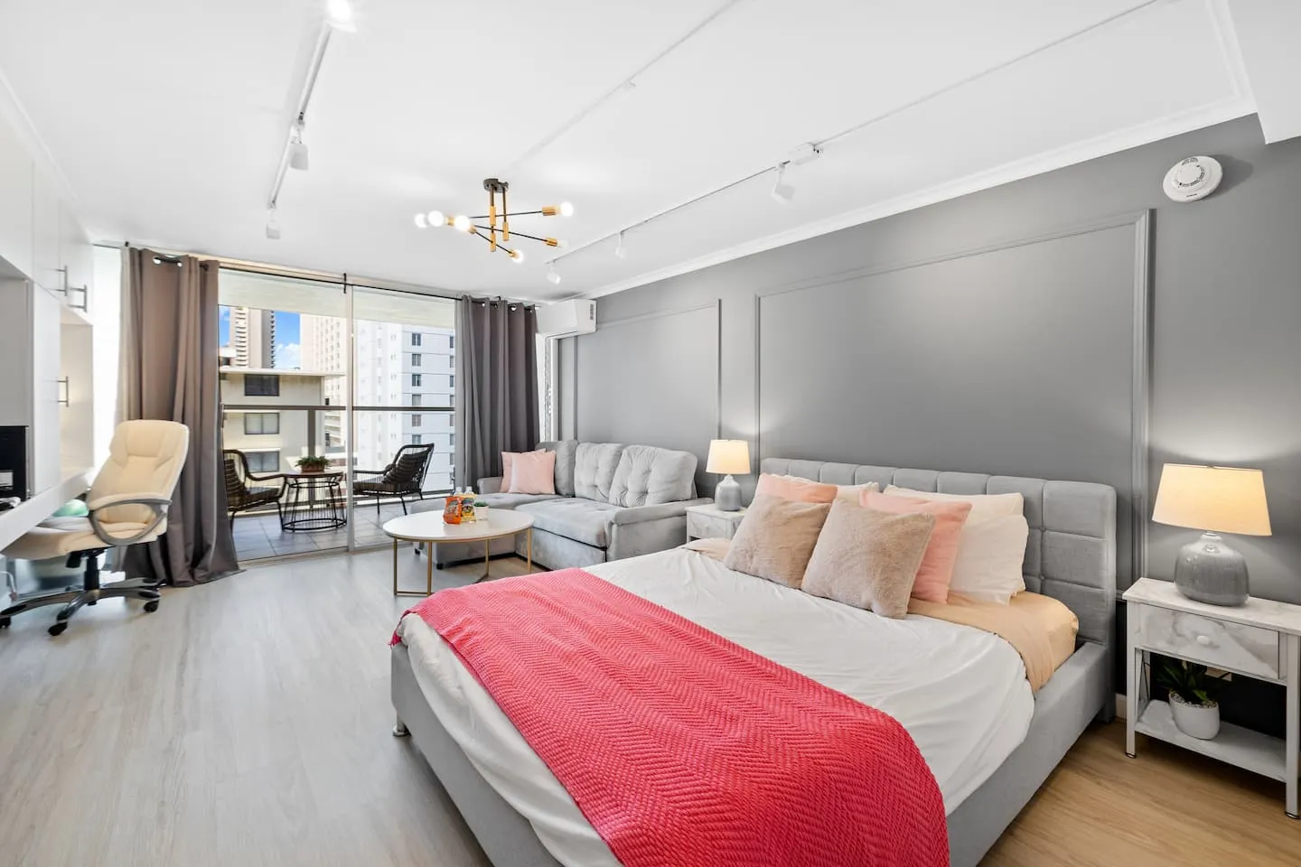 Stylish & Cozy Studio in Waikiki — photo 1 of 8