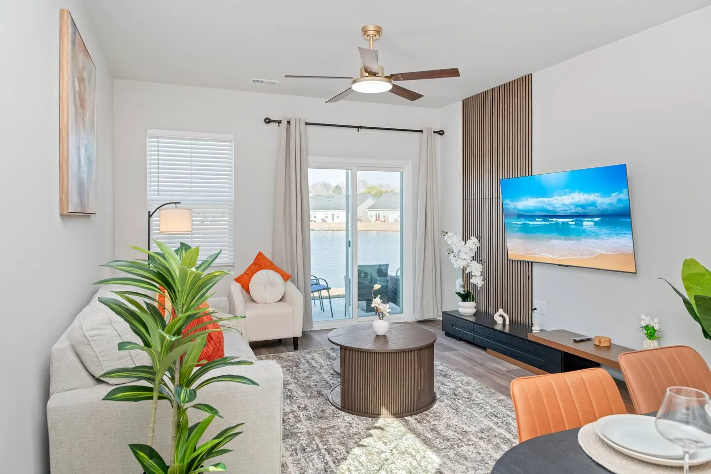 Luxury 3BR/3BA New Build Home - Pool/Beach/Parking — photo 2 of 8