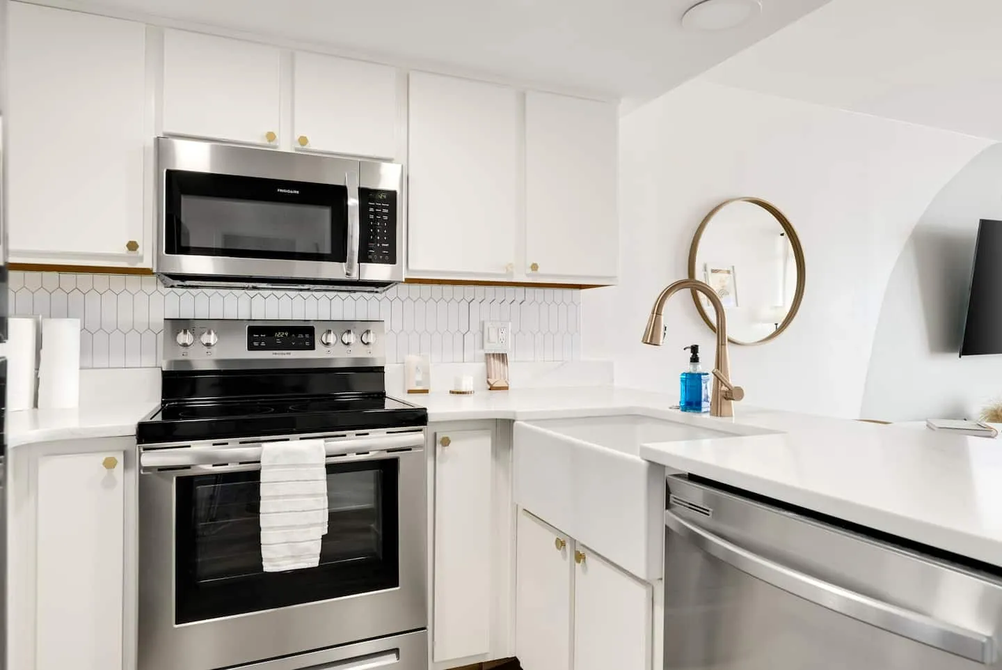 BohoChic Oceanfront Oasis · Panoramic Views · NEW — photo 3 of 8