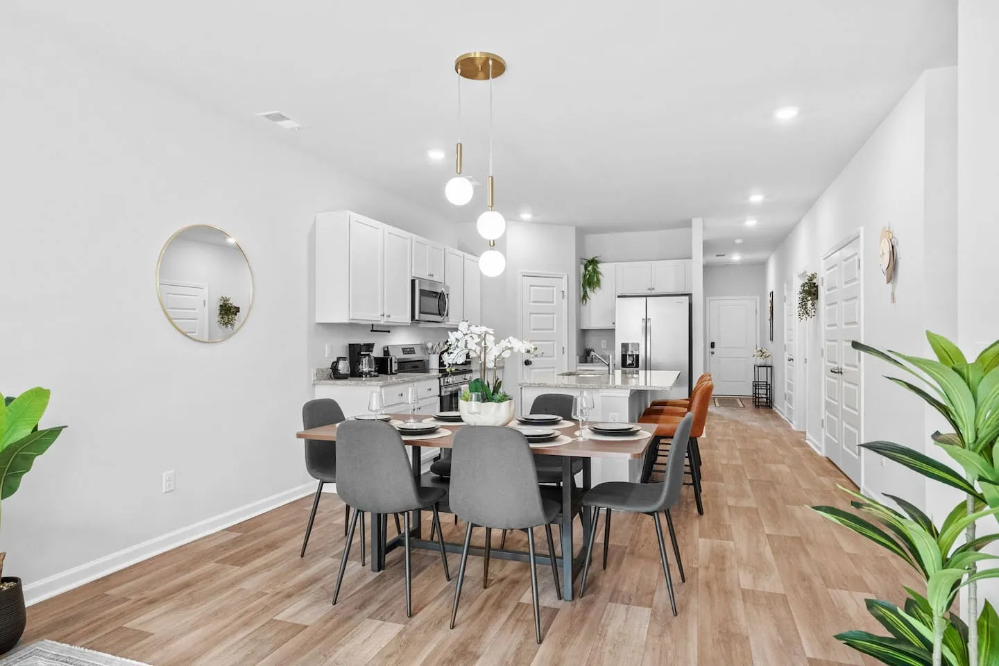Modern 3BR/3BA New Build Home - Pool/Beach/Parking — photo 4 of 8