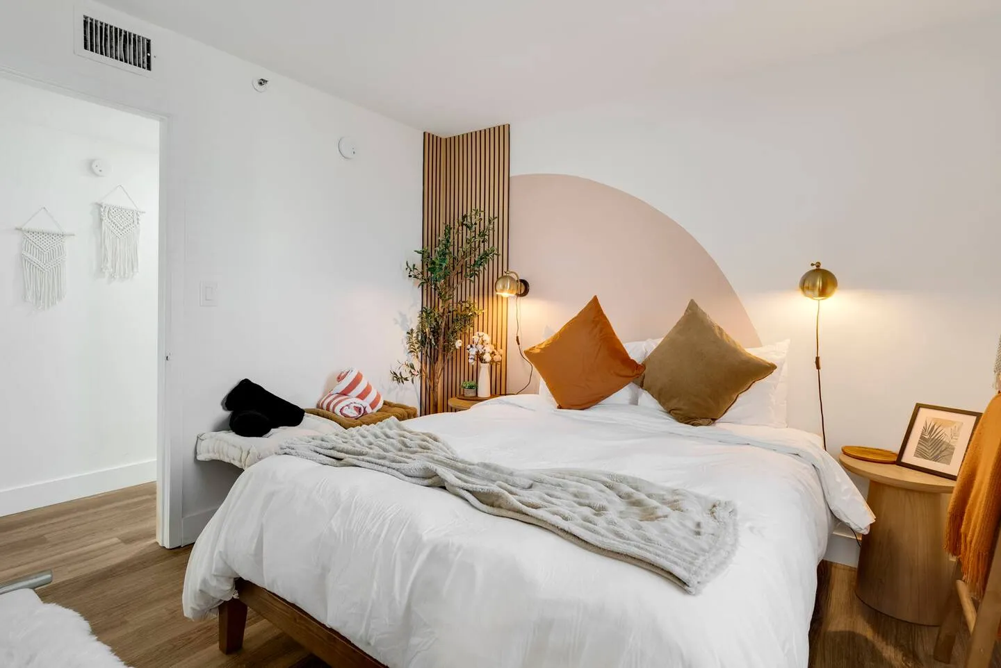 BohoChic Oceanfront Oasis · Panoramic Views · NEW — photo 4 of 8