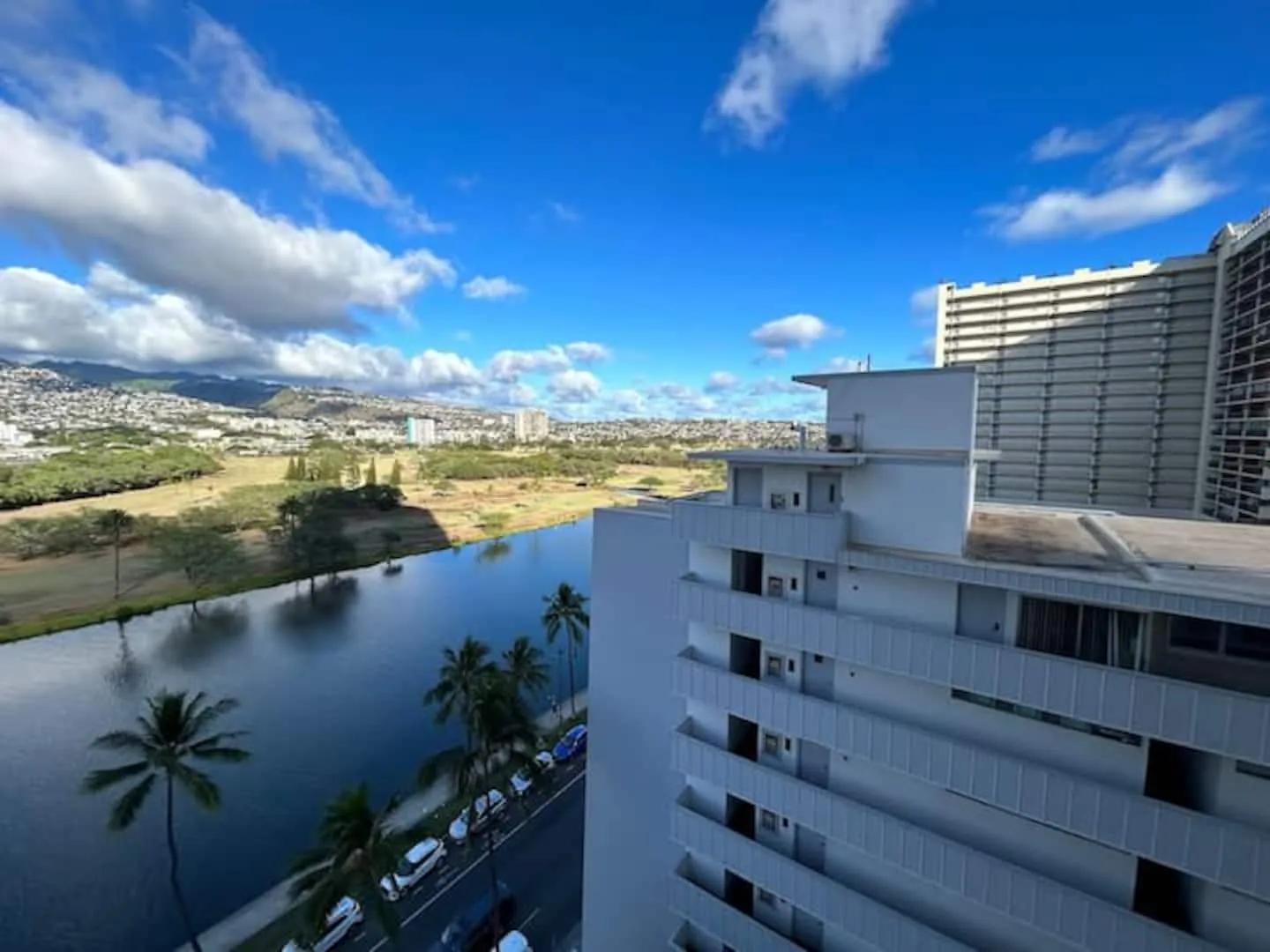 Stylish 1BR Waikiki Condo Near Beach — photo 5 of 8