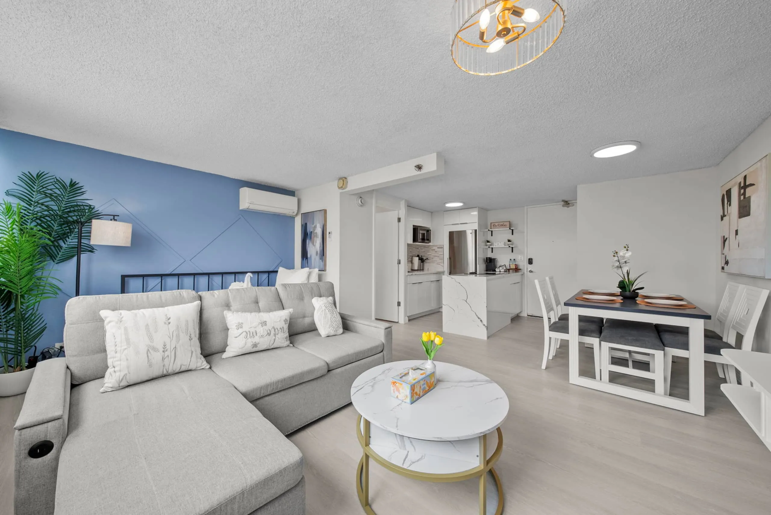 Stylish 1BR Waikiki Condo Near Beach — Honolulu, HI